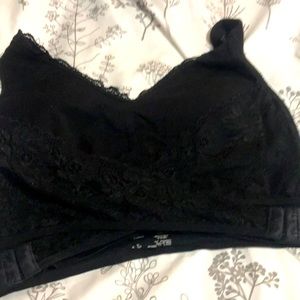 Black cross front sports bra